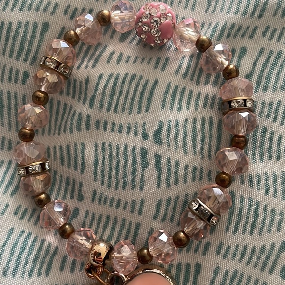 A pink bracelet with a pink heart - Picture 3 of 3